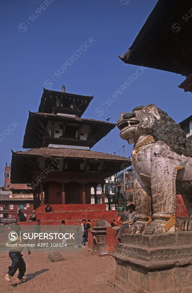 Nepal, Katmandu, Durbar Square and Vishnu Mandir and Bhimsen temple
