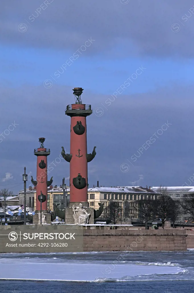 Russia, Petersburg, The Rostral Column in winter