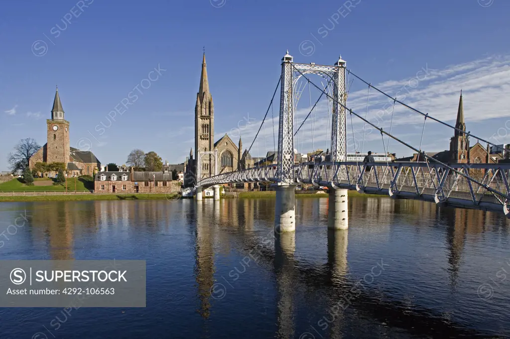 UK, Scotland, Highland, Inverness, bridge on Ness River, Old High St Stephen's Church and Free North Church