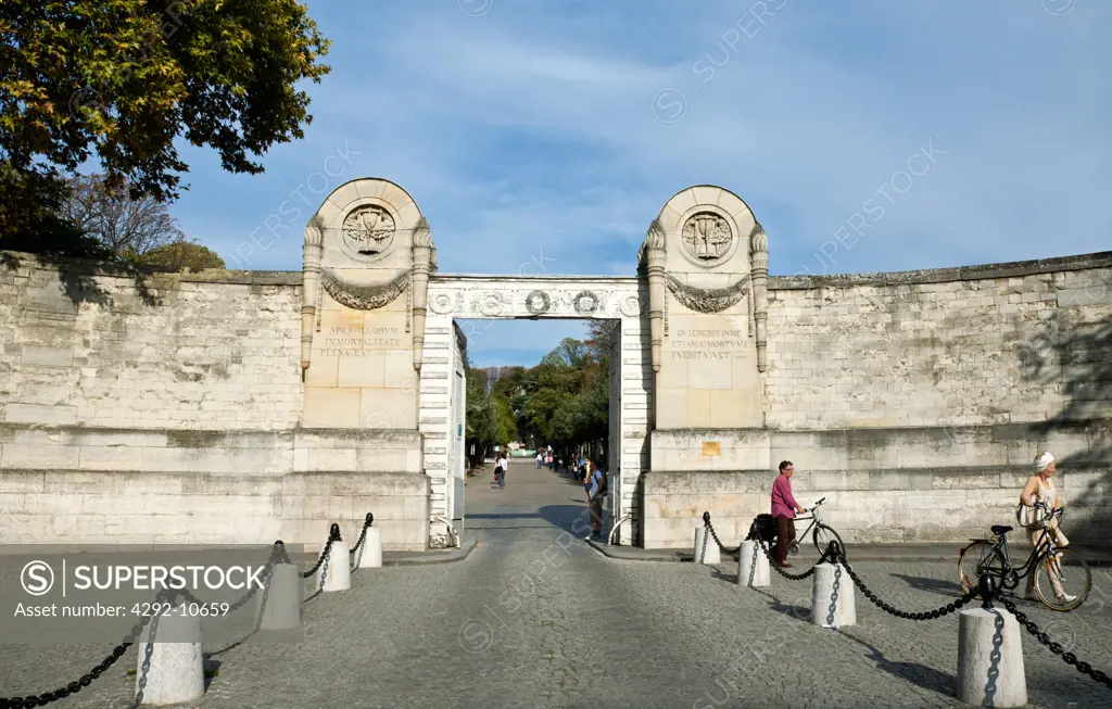 France, Paris, Pere Lachaise Cemetery, the main entrance
