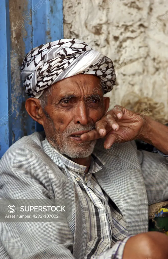 Yemen, old man portrait