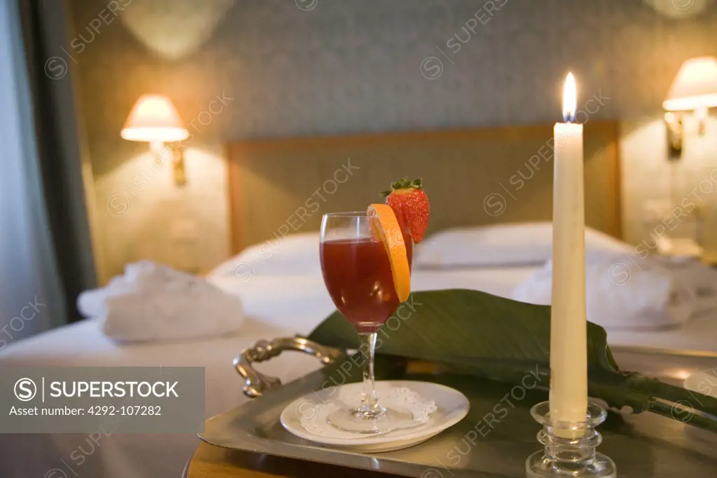 cocktail.bed room.