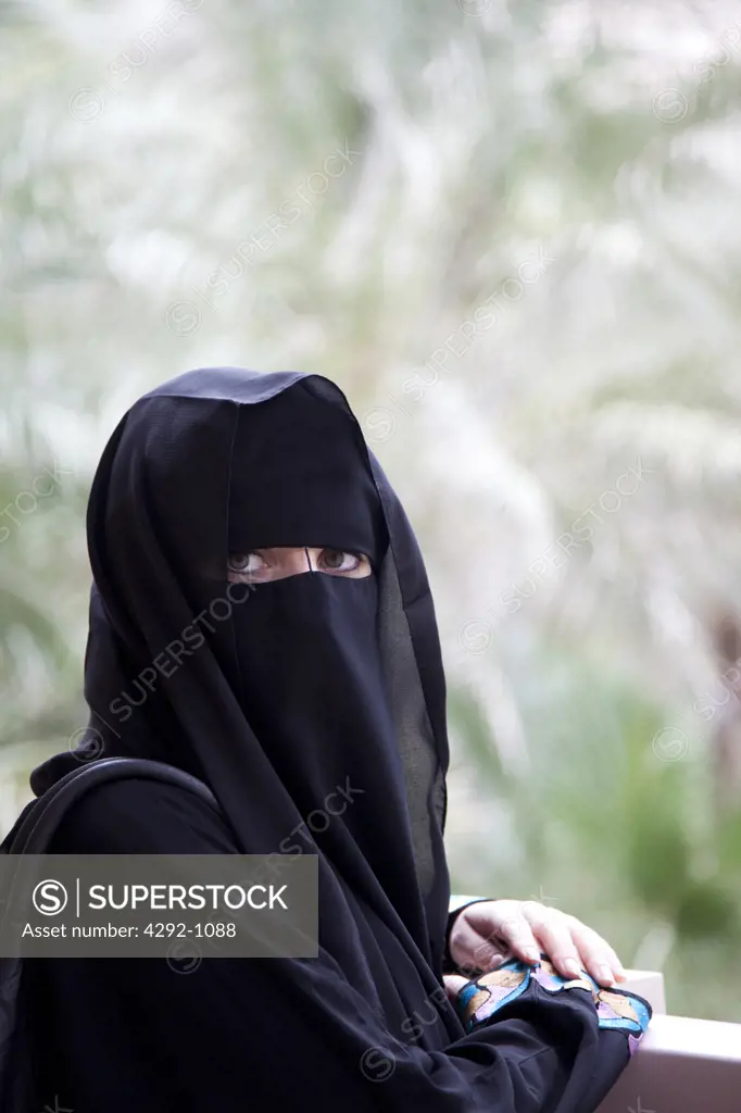 United Arab Emirates, Dubai, Arab Woman, Portrait