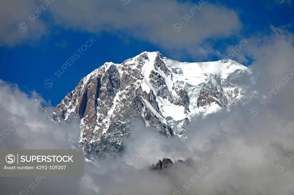 Italy, Alps, view of the Mont Blanc