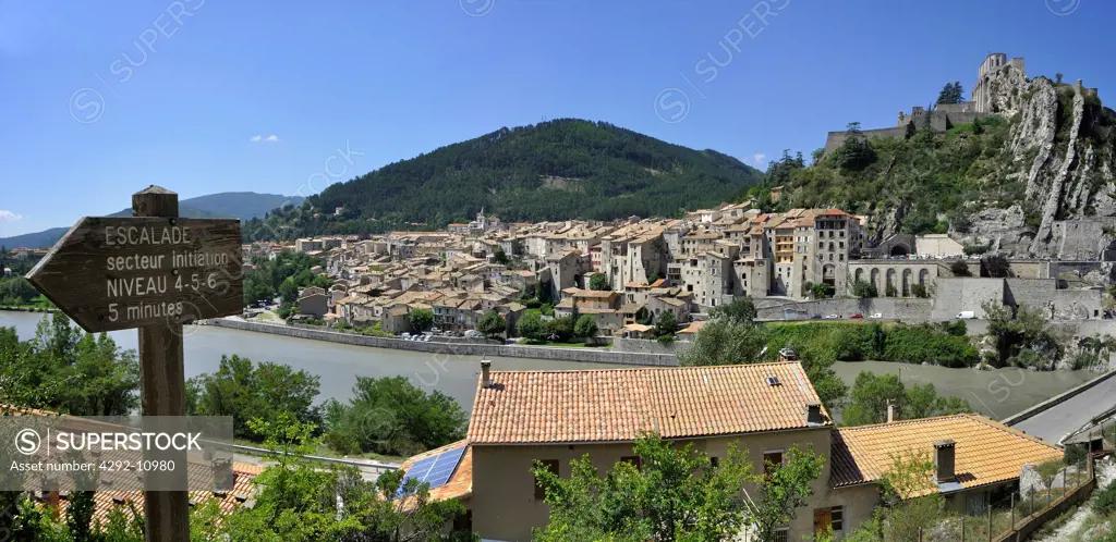 France, Provence, Sisteron, Old city and Citadel on the River Durance in the Alpes de Haute Provence
