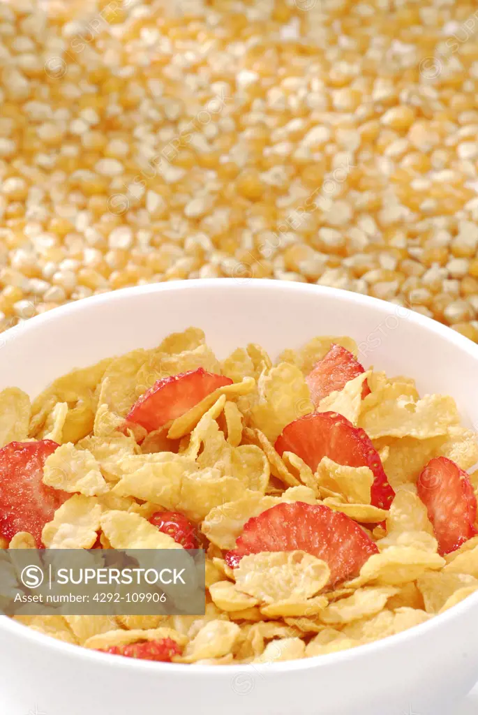 Corn flakes with strawberries