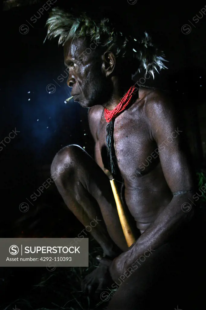Indonesia, Irian Jaya, Baliem Valley, Dani tribe old man