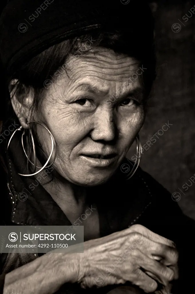 Vietnam, Hmong woman