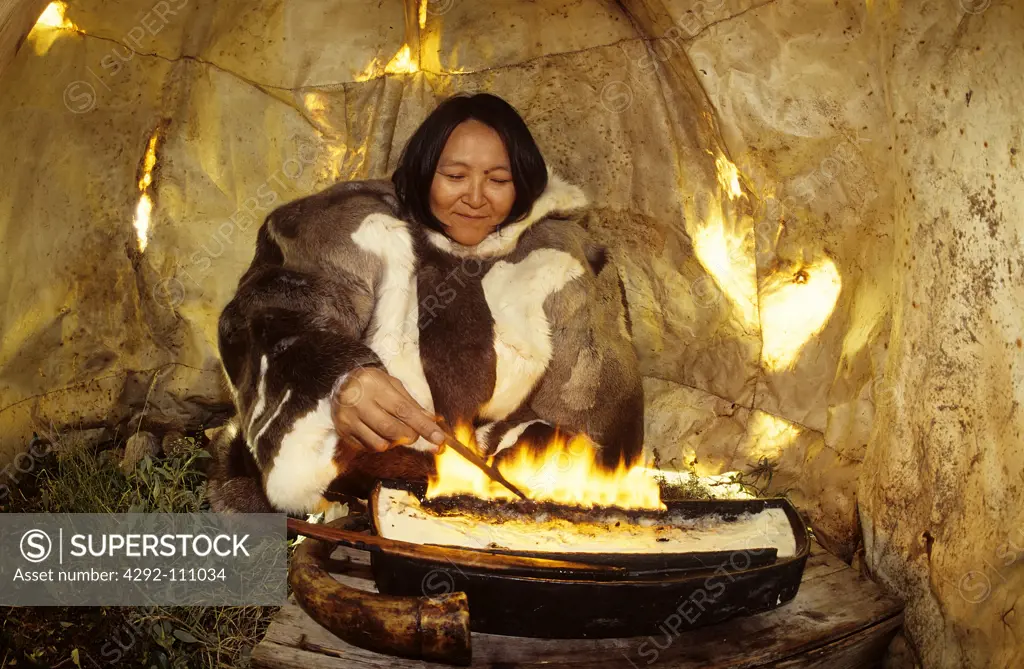 Canada, Baker Lake, Nanuvut, inuit woman on typical tent