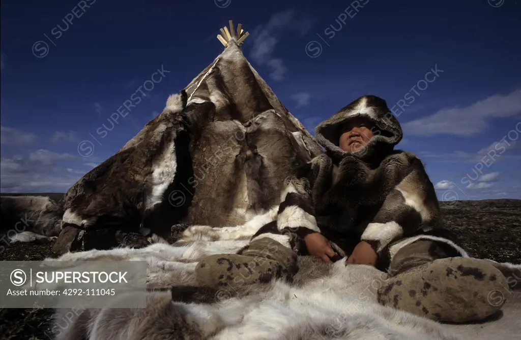 Canada, Baker Lake Nunavut, young inuit and tent
