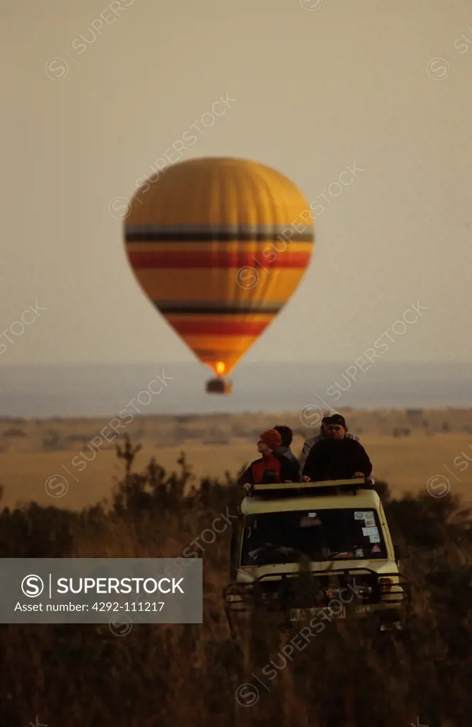 Africa, Kenya, balloon in Masai Mara National Park