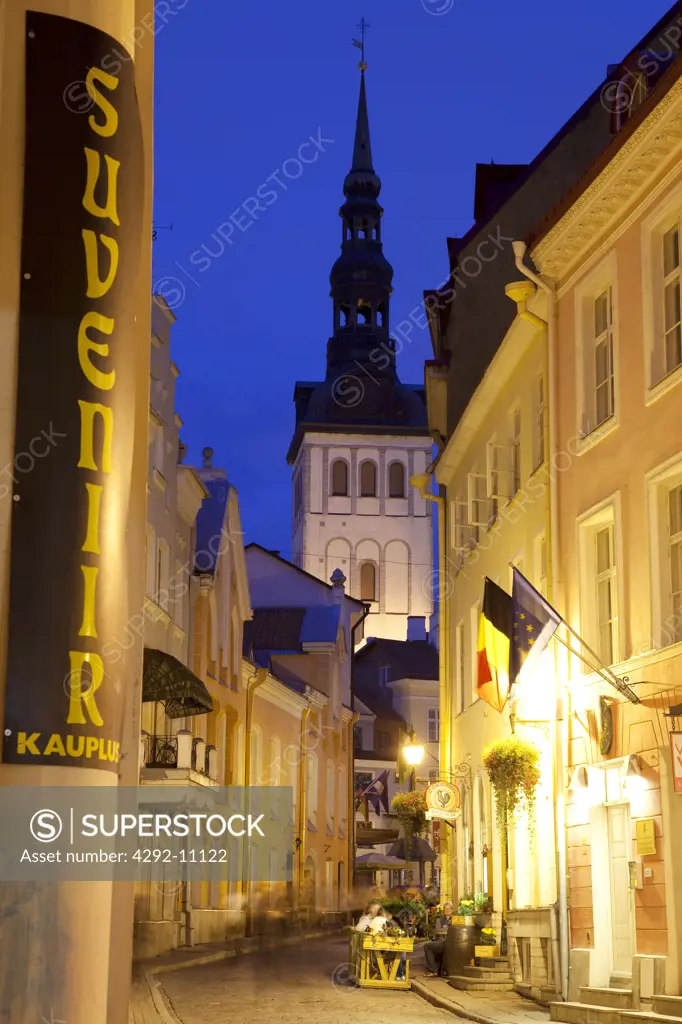 Estonia, Tallinn, Harju, Harjumaa, street scene at night