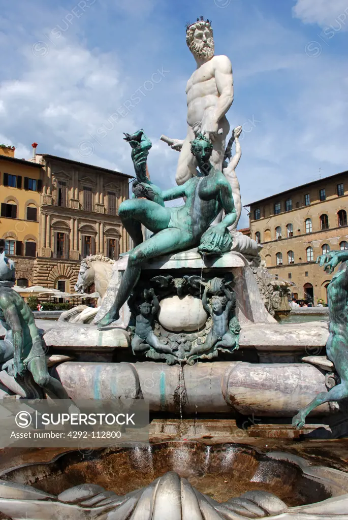 Italy, Florence, Piazza Signoria, Ammanati fountain and Nettuno Statue.