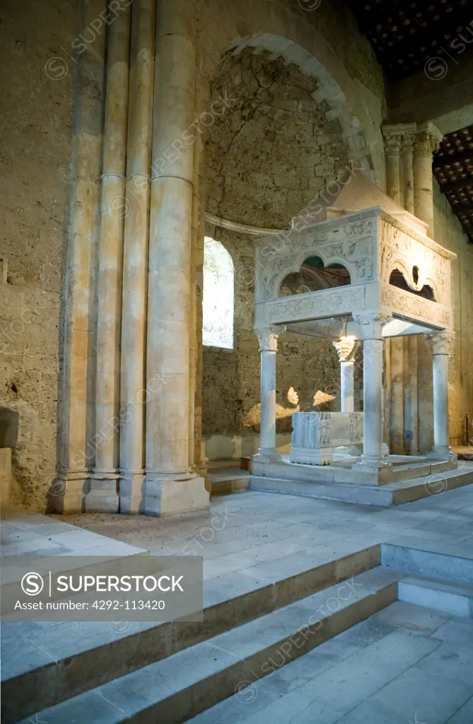 Italy. Abruzzo. Casauria,  San Clemente interiors of the basilica