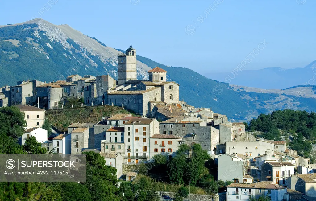 Italy, Abruzzo, Gran Sasso national park, Calascio village