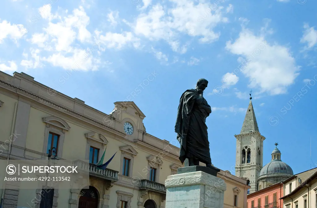 Italy, Abruzzo, Sulmona, Publio Ovidio Nasone statue