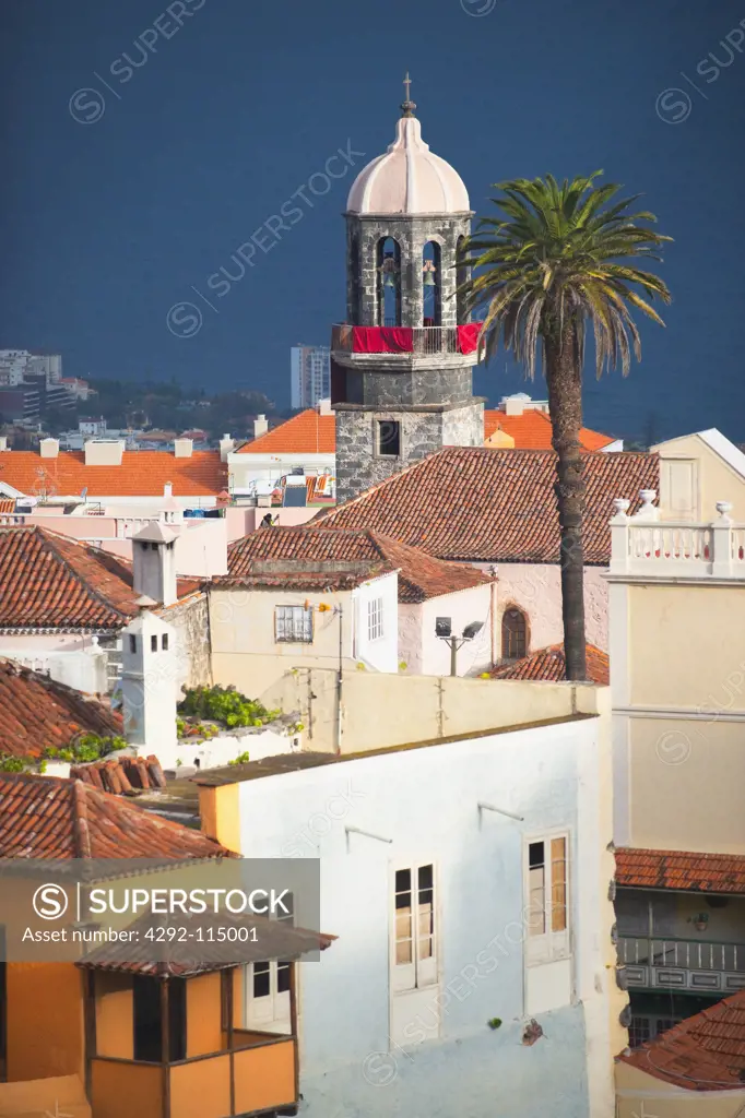 Spain, Canary islands, Tenerife, La Orotava, Plaza Del Ayuntamiento (world heritage site). Bell tower of the Church de La Conception