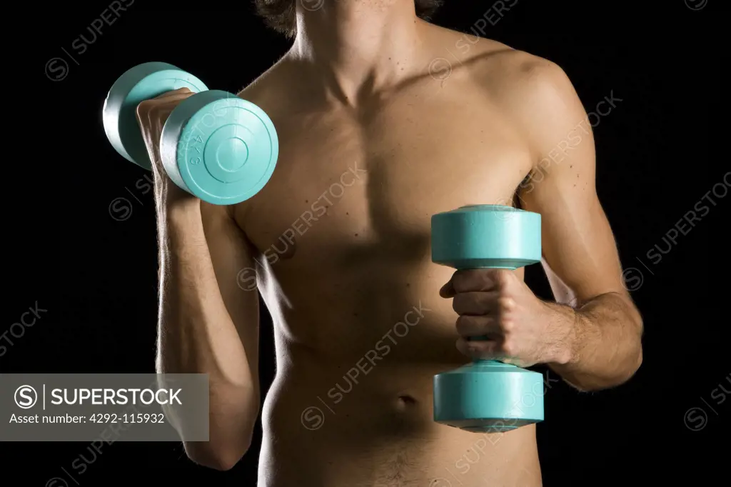 Man working out with wieghts