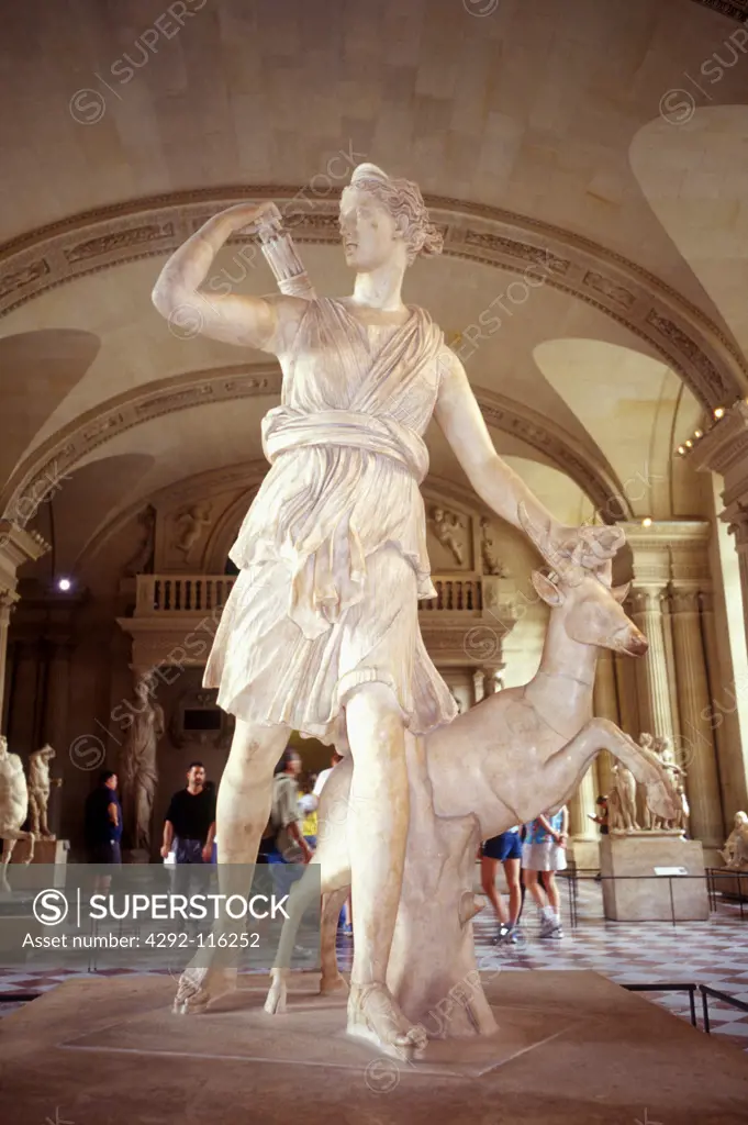 France, Île-de-France, Paris, statue if Diana at the Louvre Museum