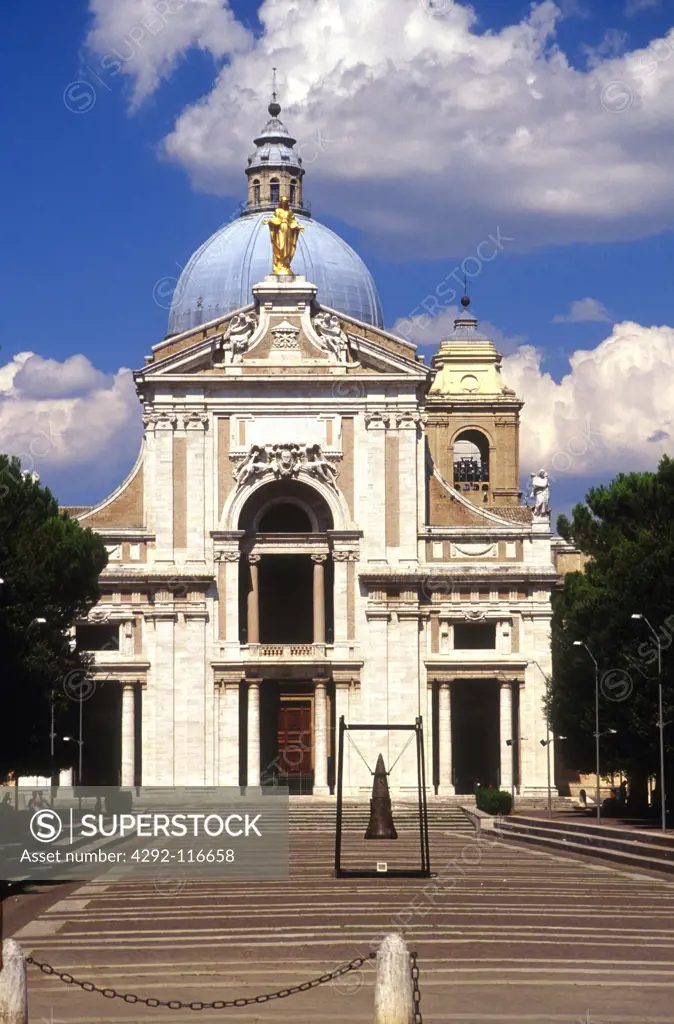 Italy, Umbria, Assisi, Basilica Santa Maria degli Angeli