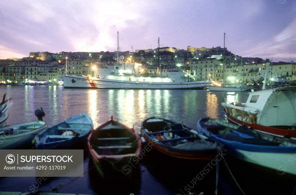 Italy, Tuscany, Elba Island, Portoferraio, the harbour at night