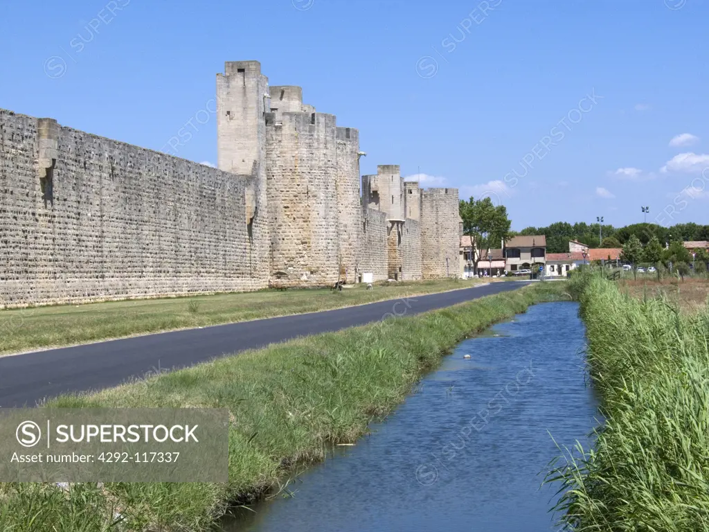 France, Camargue, Aigues Mortes, city walls