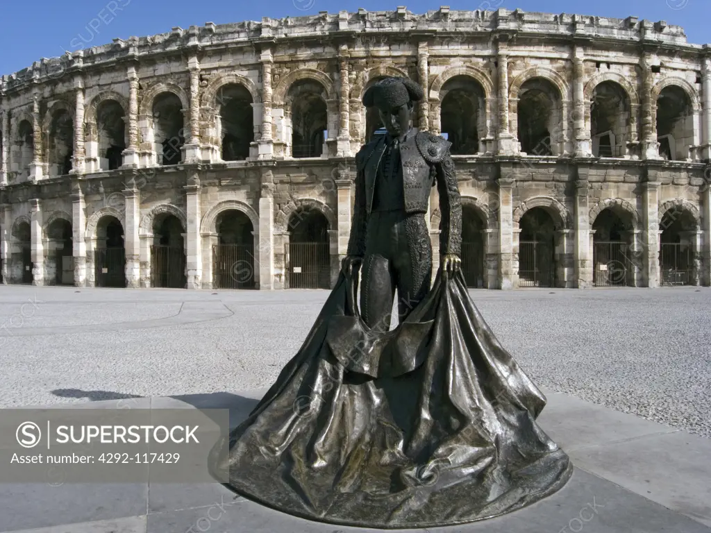 France, Languedoc Roussillon, Nimes, the Arena, Statue Torero.
