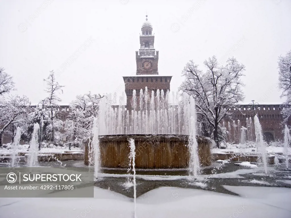 Italy, Lombardy, Milan, Castello Sforzesco in winter