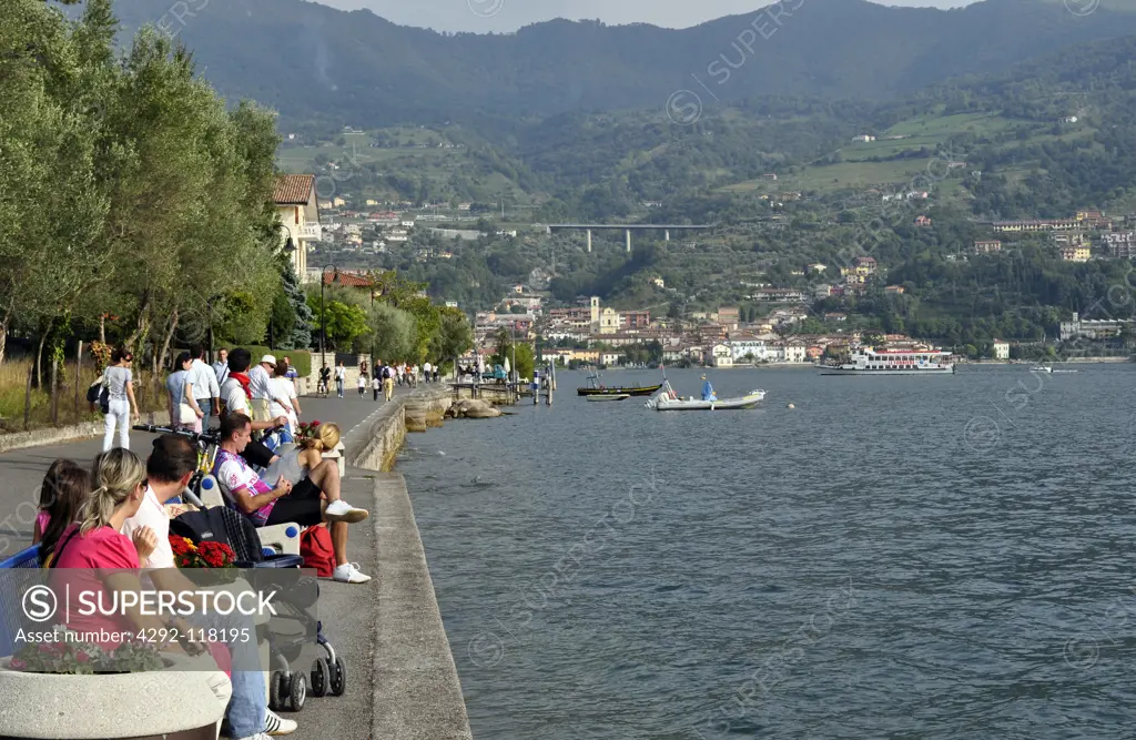 Italy, Lombardy, Lago D'Iseo, Montisola,lakeside