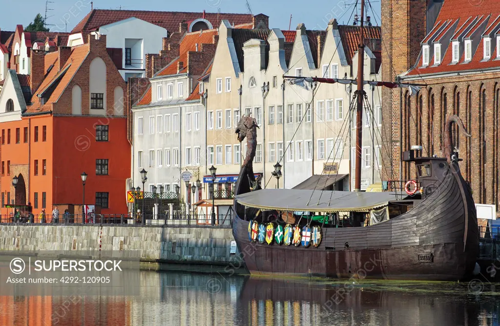 Poland, view of Gdansk, medieval town, historic site on the Motlawa river