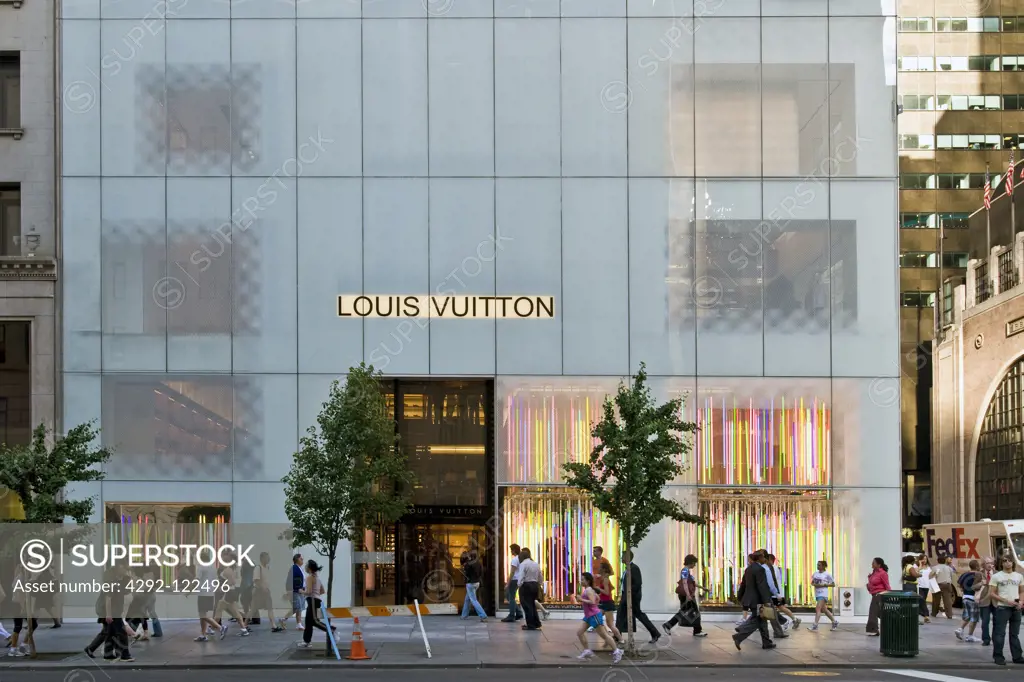 Usa, New York City, Louis Vitton fashion shop on Fifth Avenue