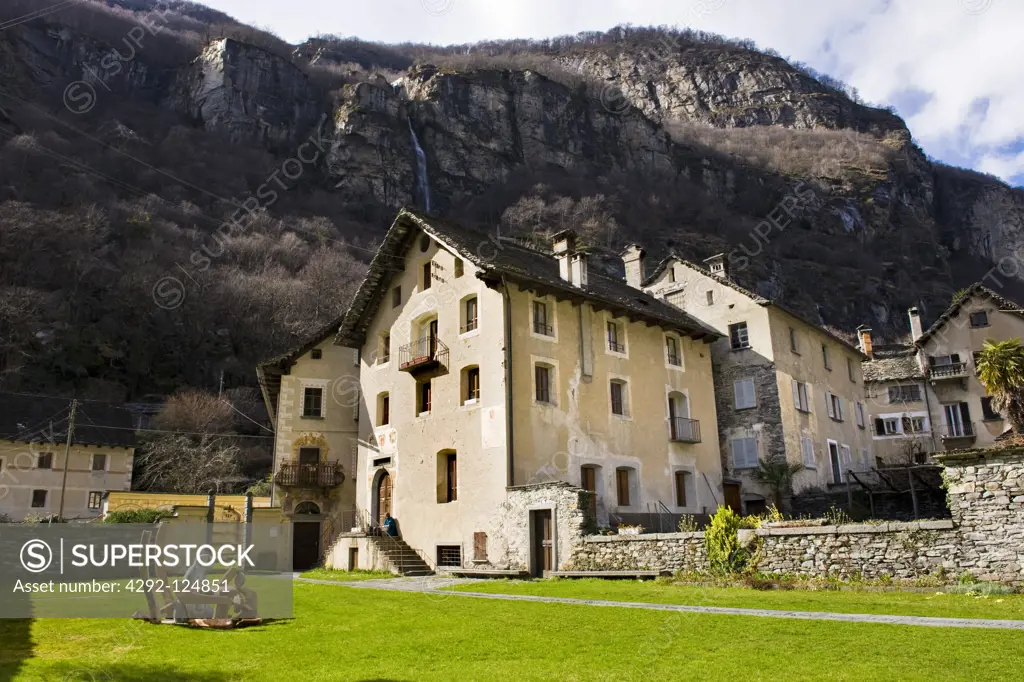 Switzerland, Canton Ticino, Vallemaggia, Cevio village