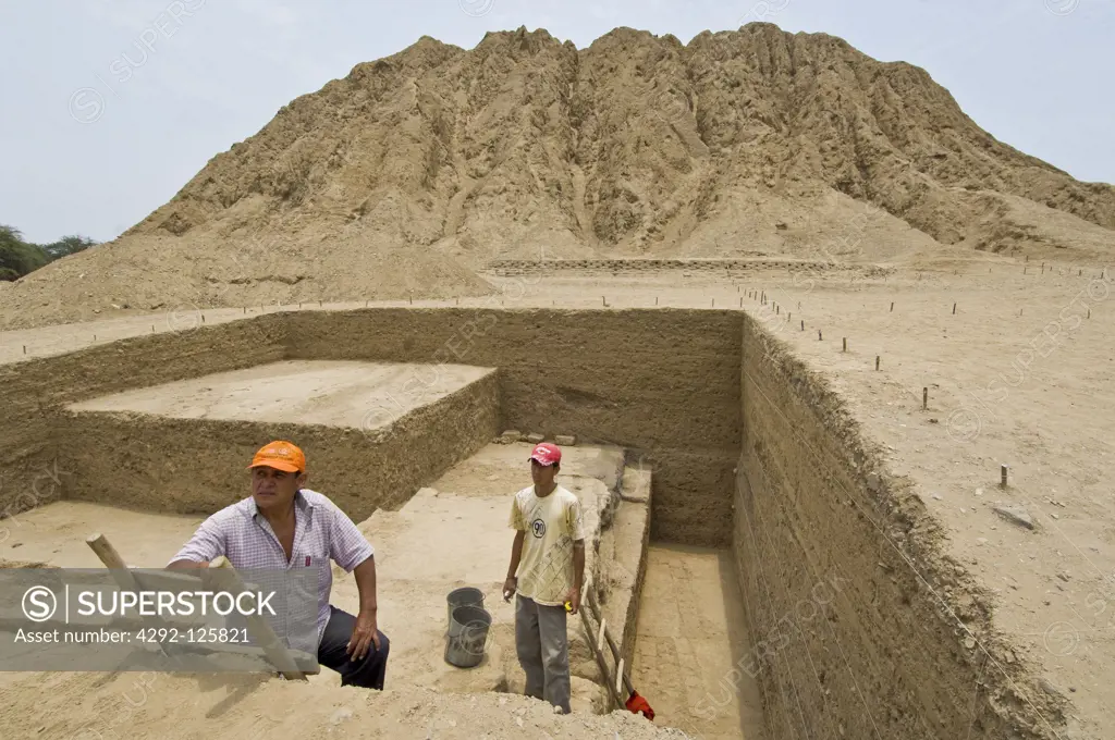 Peru, Chiclayo: Sipan archaeological site at the feet of Huaca Rajada pyramids