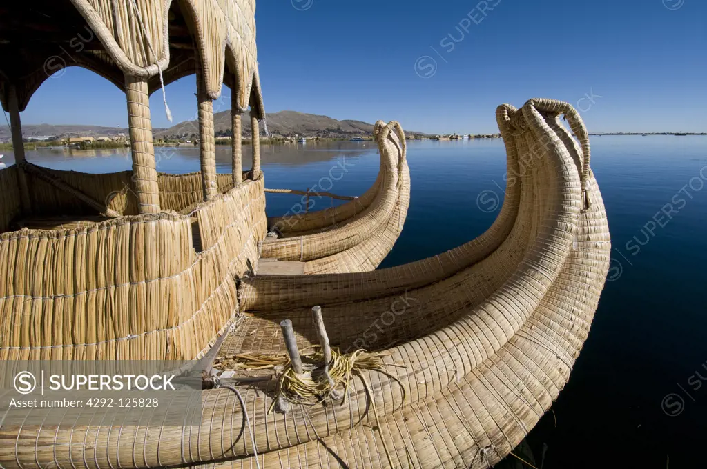 Peru, South America, Titicaca Lake, Uros islands