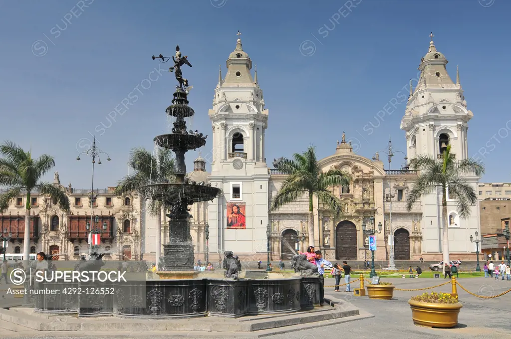 Peru, Lima, Plaza de Armas, Fountain