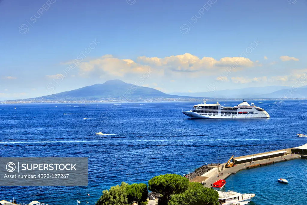 Italy, Campania, Sorrento gulf and the Vesuvius