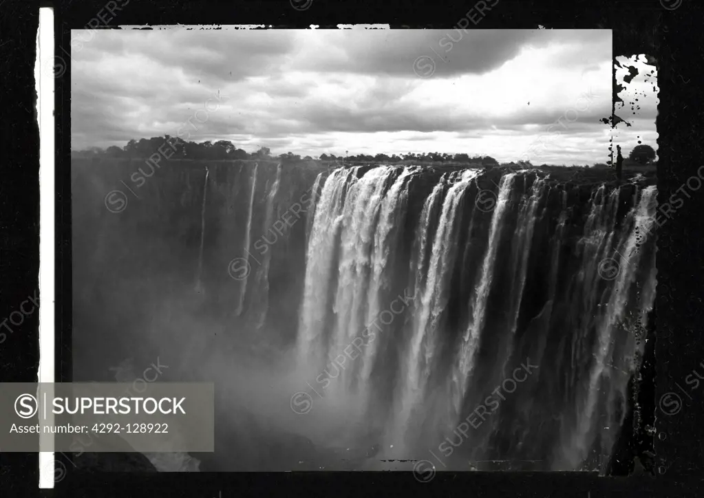 Africa, Zimbabwe, Victoria Falls on the Zambezi River