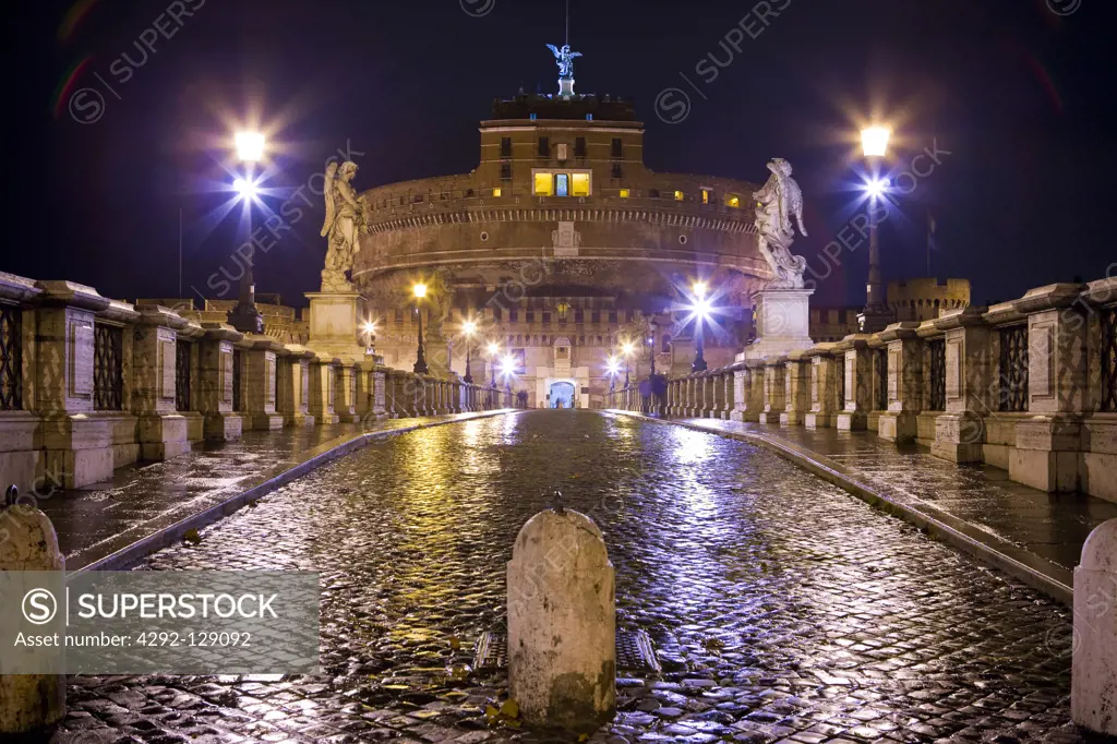 Italy, Lazio, Rome, Castel Sant'Angelo at Night