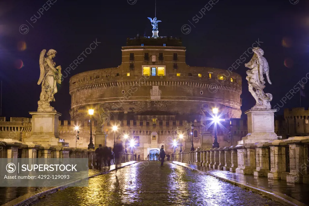 Italy, Lazio, Rome, Castel Sant'Angelo at Night