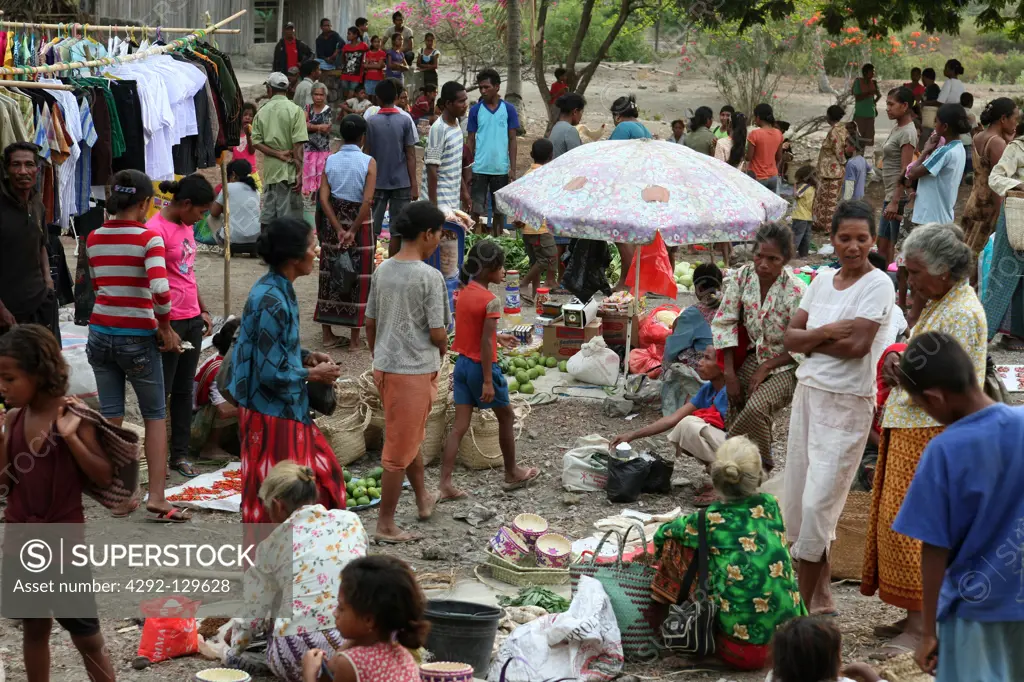 The weekly market with seed in the mountain region to the south of Dili of the capital of the east Timor with Tutuala, the east Timor.