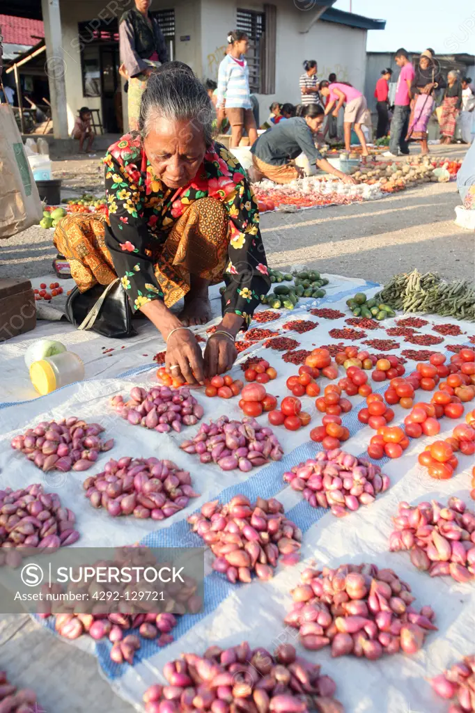 The weekly market of Lospalos in osten from the east Timor with Tutuala, the east Timor.