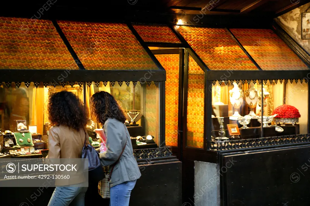 Italien, Florenz Schmuckgeschaeft Ponte Vecchio, Italy Florence jewellery shop on Ponte Vecchio