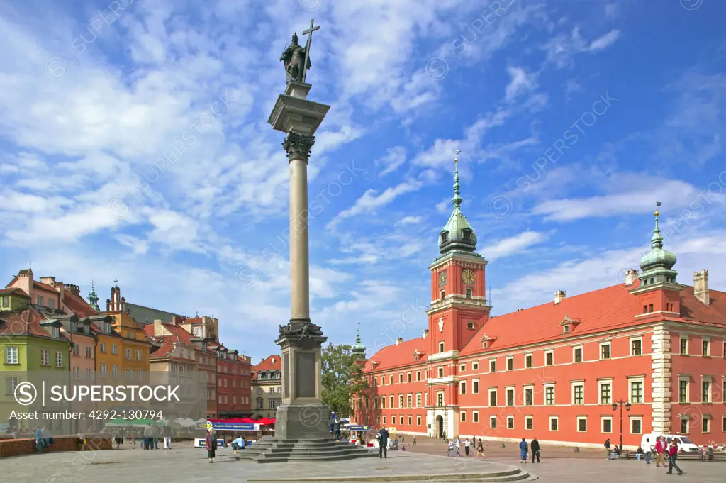 Polen Warschau Schlossplatz mit Koenigsschloss, Poland Warsaw Monument of King Sigismund III and Royal Castle