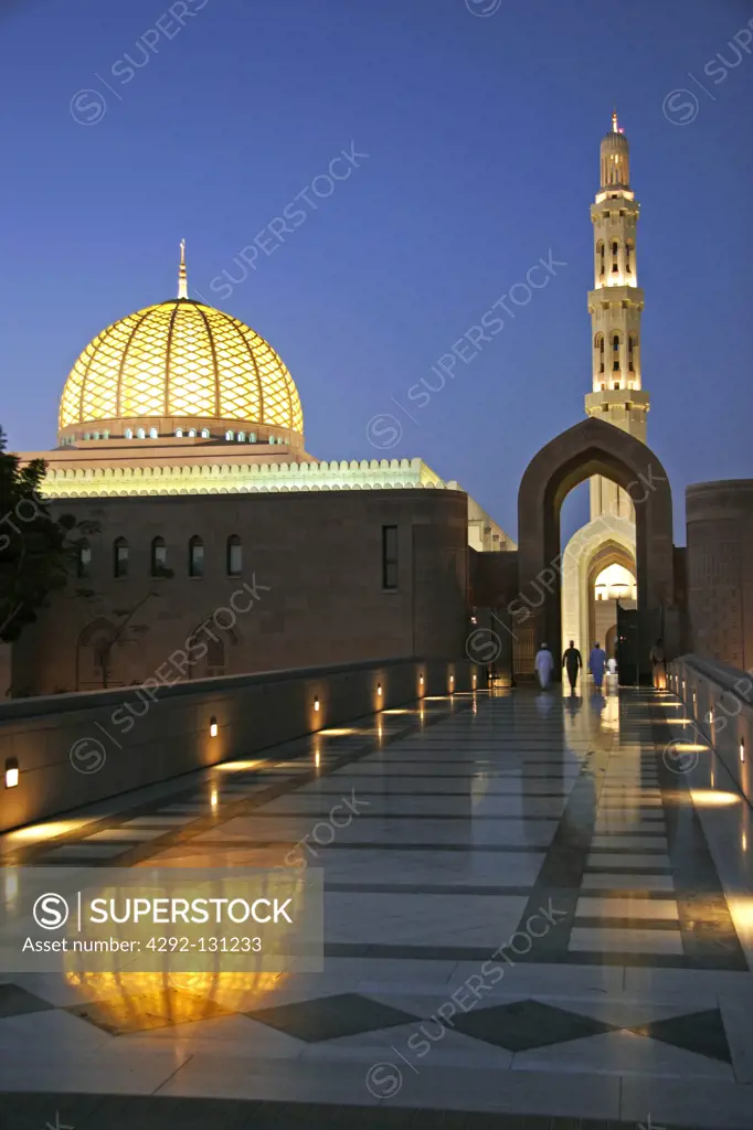 Oman Sultan Qaboos Grand Moschee bei Nacht, Sultan Qaboos Grand Mosque at night