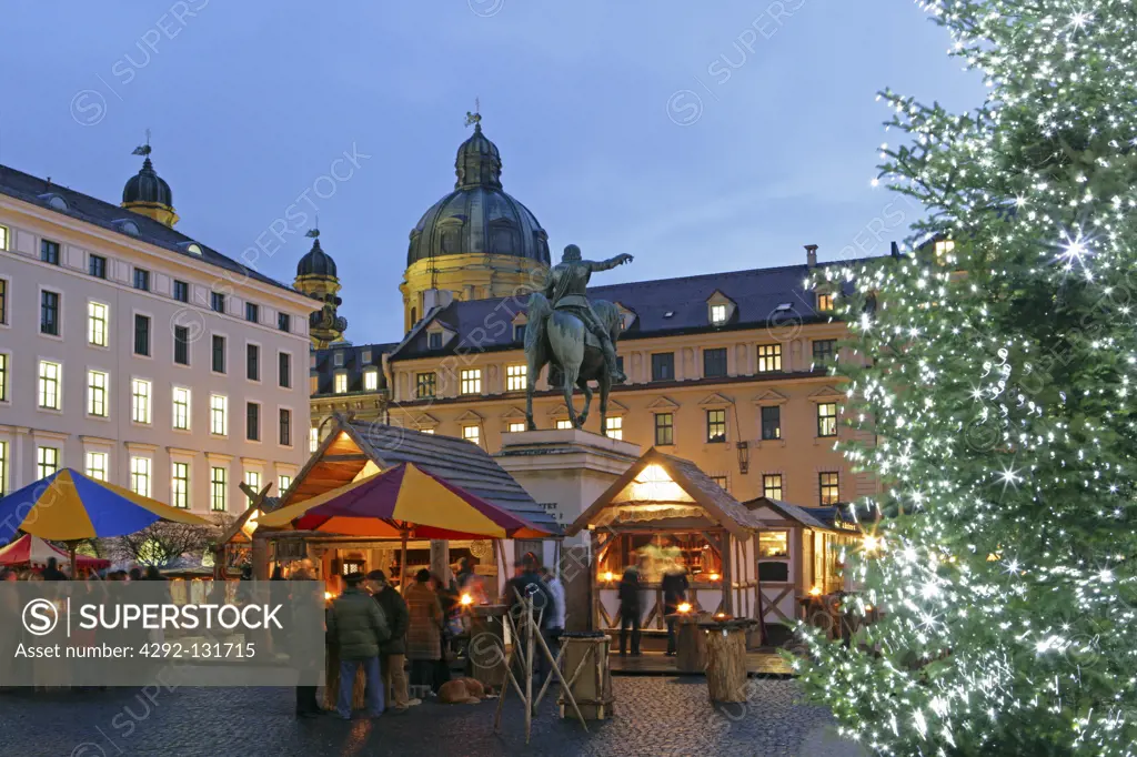 Wihnachtsmarkt in Muenchen, christmas market in Munich Germany