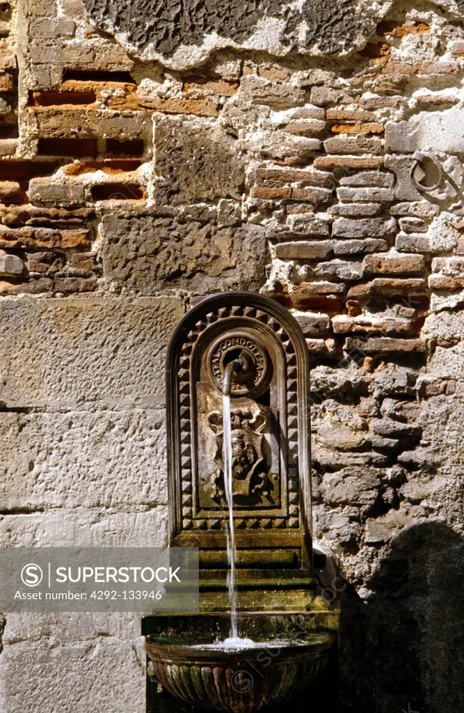 Abruzzo, L'Aquila. Fountain in Via Fortebraccio