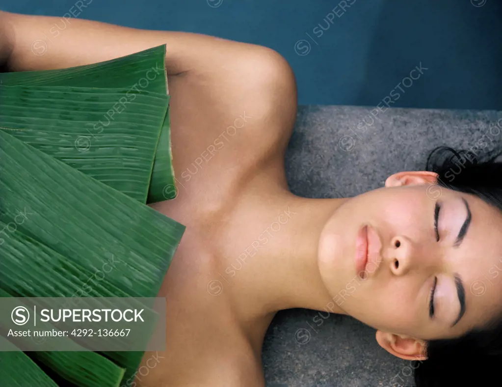 Banana wrap (common spa therapy in asia)