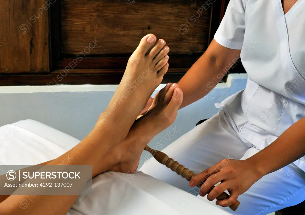Asia, Philippines, traditional filipino leg and foot massage