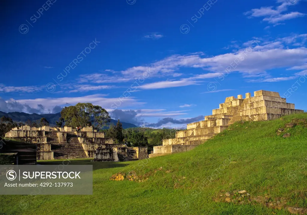Central America,Guatemala, Zaculeu, Maya pyramids