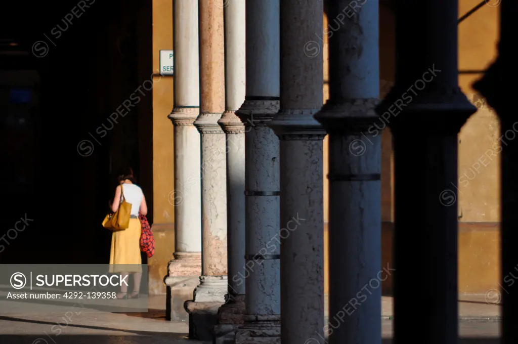 Italy, Emilia Romagna, Bologna, the Portico dei Servi along Strada Maggiore